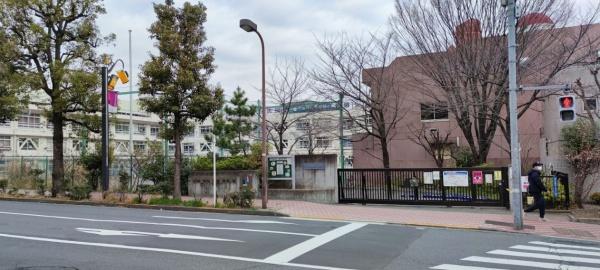 広尾マンション　渋谷区立加計塚小学校（小学校）／977m　