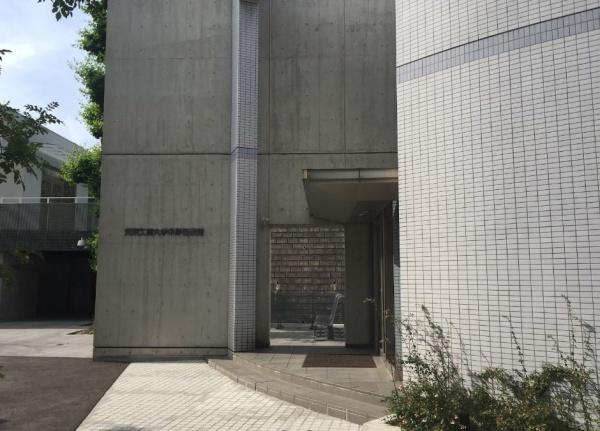 　東京工芸大学中野図書館（図書館）／542m　